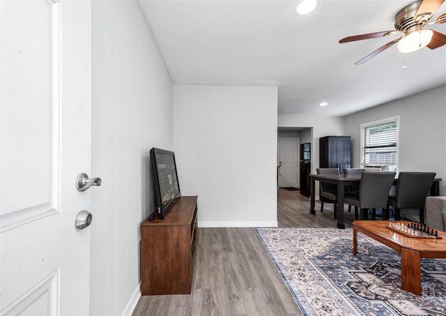 218 Hoffman Street, Houston, TX 77020