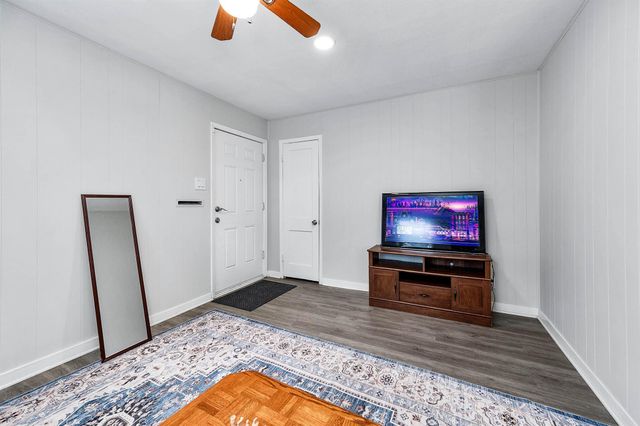 218 Hoffman Street, Houston, TX 77020