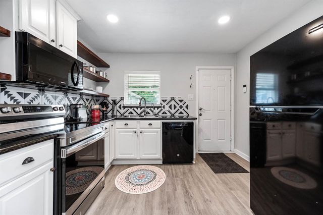 218 Hoffman Street, Houston, TX 77020