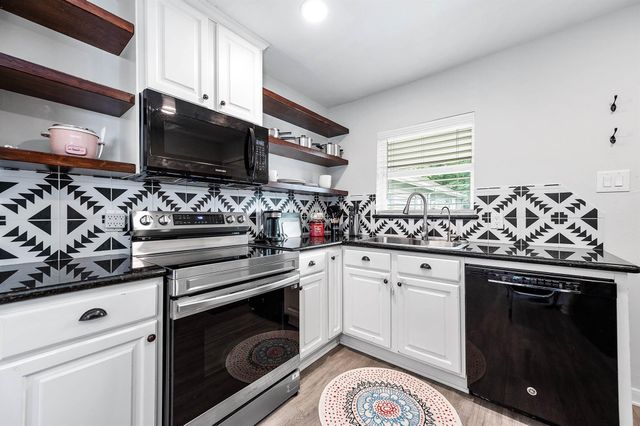 218 Hoffman Street, Houston, TX 77020