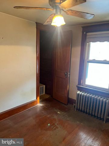 321 S VINE ST, Mount Carmel, PA 17851