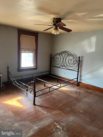 321 S VINE ST, Mount Carmel, PA 17851