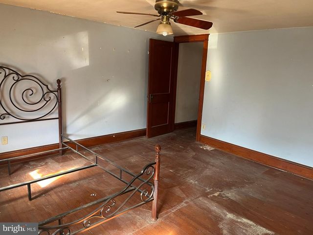 321 S VINE ST, Mount Carmel, PA 17851