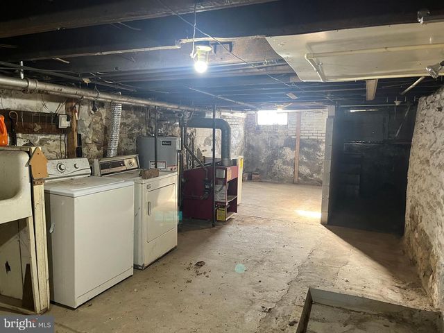 321 S VINE ST, Mount Carmel, PA 17851