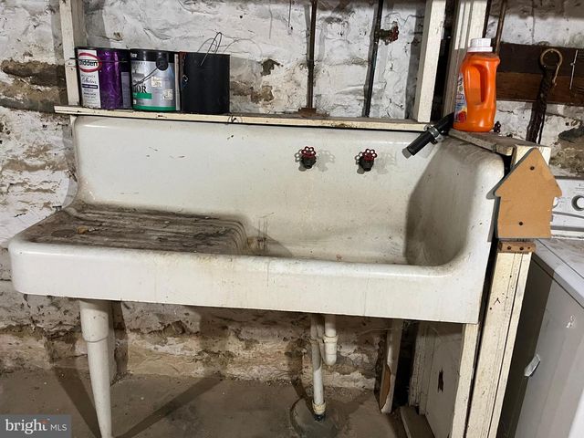 321 S VINE ST, Mount Carmel, PA 17851