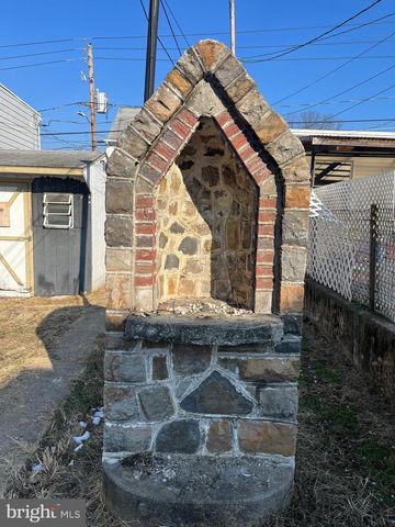 321 S VINE ST, Mount Carmel, PA 17851