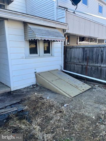 321 S VINE ST, Mount Carmel, PA 17851