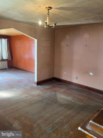 321 S VINE ST, Mount Carmel, PA 17851