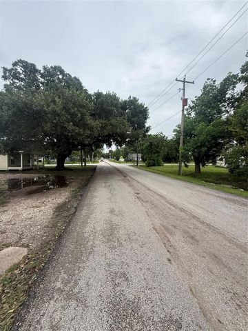 206 N 10th Street, Richmond, TX 77469