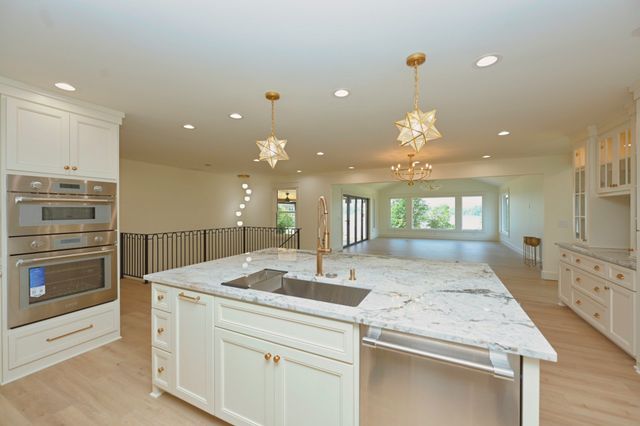 132 Circle Dr, Hendersonville, TN 37075