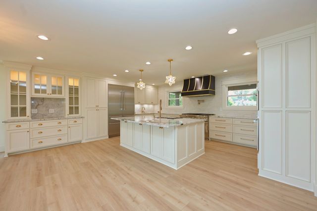 132 Circle Dr, Hendersonville, TN 37075