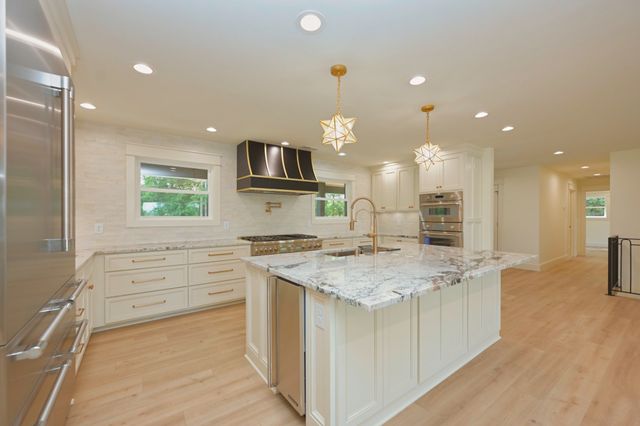 132 Circle Dr, Hendersonville, TN 37075