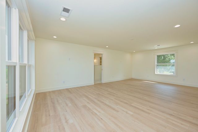 132 Circle Dr, Hendersonville, TN 37075
