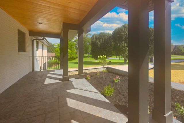 132 Circle Dr, Hendersonville, TN 37075