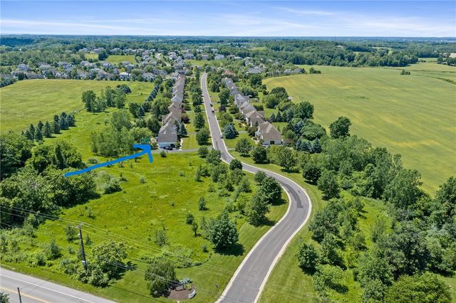 8 Turning Leaf Drive, Pittsford, NY 14534