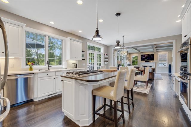 8 Turning Leaf Drive, Pittsford, NY 14534