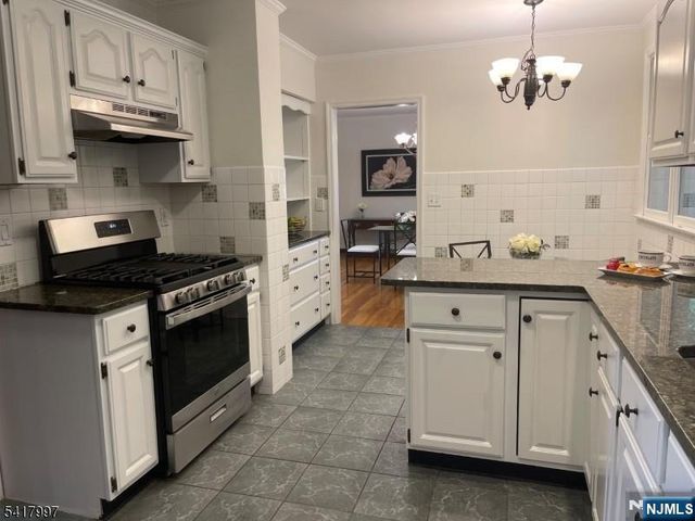 56 Grandview Place, North Caldwell, NJ 07006