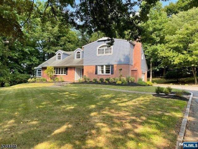 56 Grandview Place, North Caldwell, NJ 07006