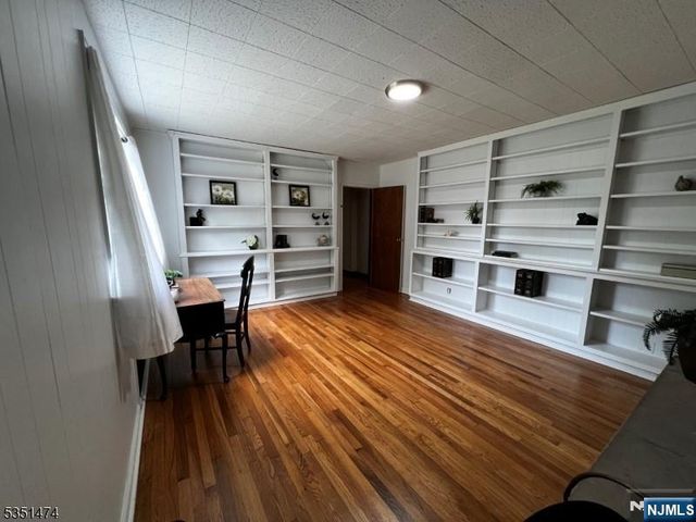 56 Grandview Place, North Caldwell, NJ 07006