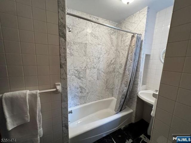 56 Grandview Place, North Caldwell, NJ 07006