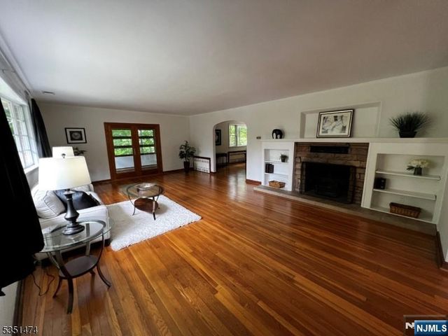 56 Grandview Place, North Caldwell, NJ 07006