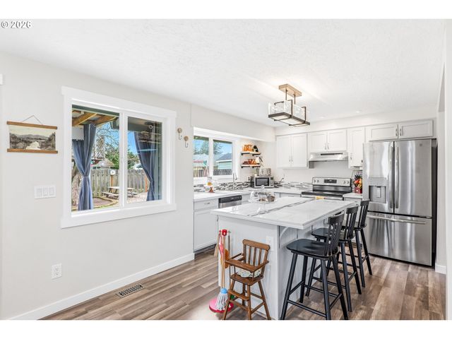 2150 Ne POYNTER St, Hillsboro, OR 97124