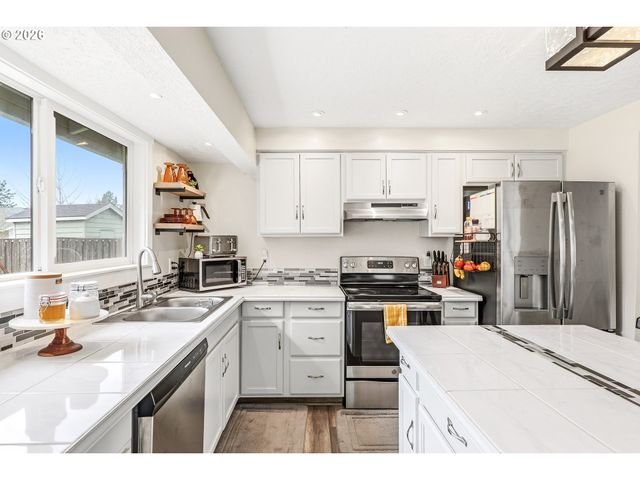 2150 Ne POYNTER St, Hillsboro, OR 97124