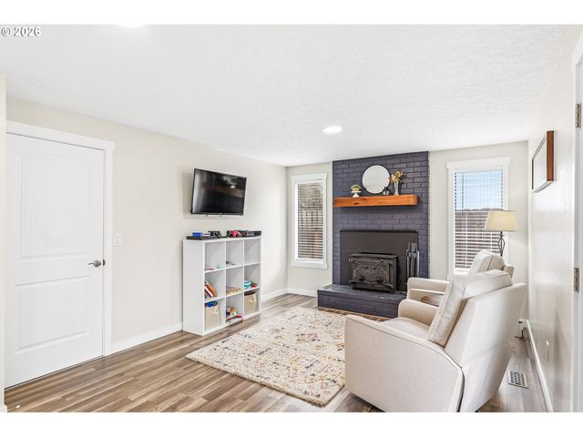 2150 Ne POYNTER St, Hillsboro, OR 97124