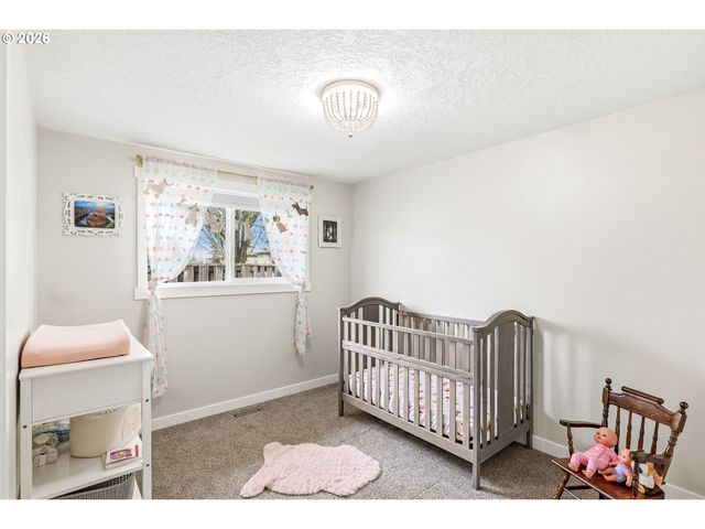 2150 Ne POYNTER St, Hillsboro, OR 97124