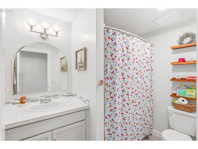 2150 Ne POYNTER St, Hillsboro, OR 97124