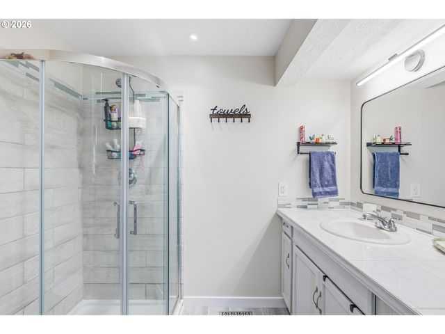 2150 Ne POYNTER St, Hillsboro, OR 97124