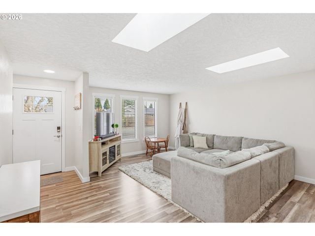 2150 Ne POYNTER St, Hillsboro, OR 97124