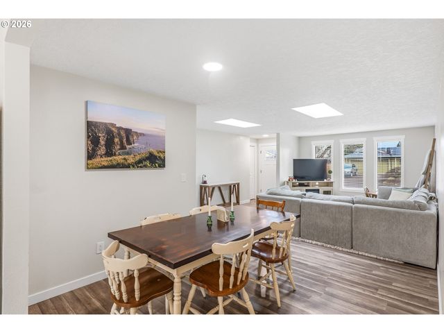 2150 Ne POYNTER St, Hillsboro, OR 97124