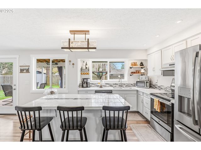 2150 Ne POYNTER St, Hillsboro, OR 97124