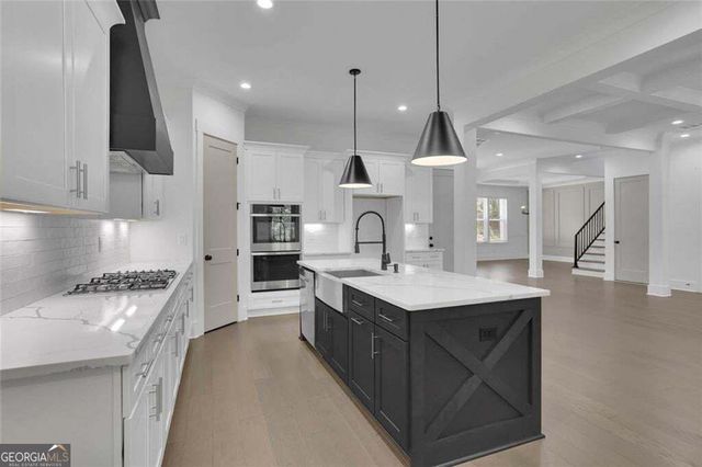 6181 Shoreland Circle, Buford, GA 30518