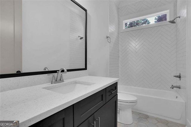 6181 Shoreland Circle, Buford, GA 30518