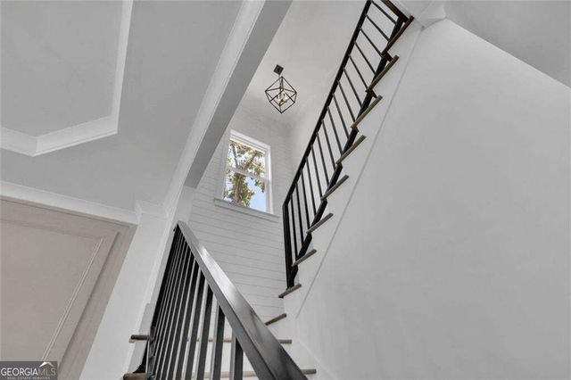 6181 Shoreland Circle, Buford, GA 30518