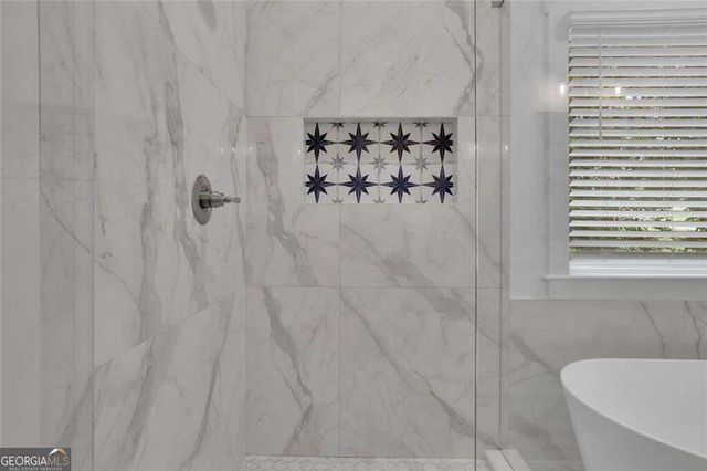 6181 Shoreland Circle, Buford, GA 30518