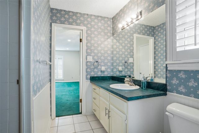 141 Timberlake Drive, Azle, TX 76020