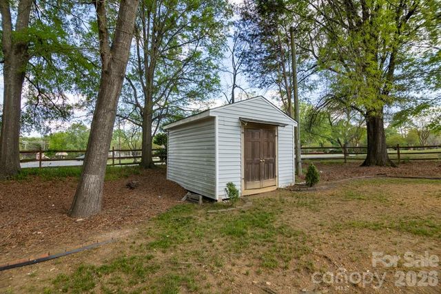 2232 Lawton Bluff Road, Charlotte, NC 28226