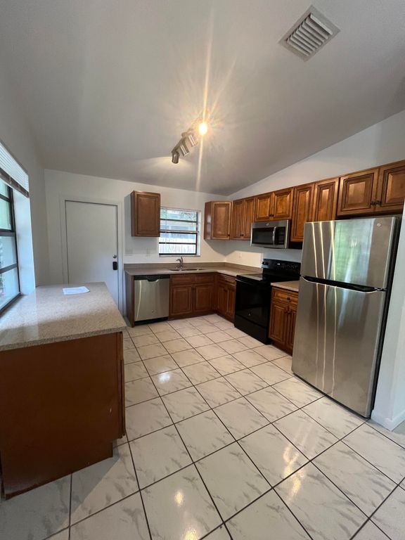 1201 N 17TH Avenue 1, Hollywood, FL 33020