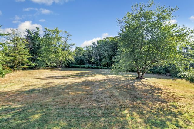 38 Pine River Road, North Haven, CT 06473