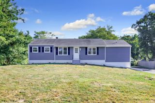 38 Pine River Road, North Haven, CT 06473