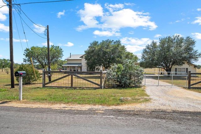 1100 Martindale Falls RD, Martindale, TX 78655