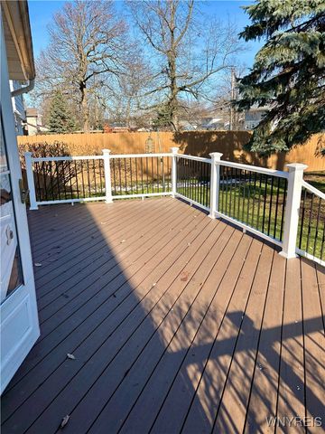 17 Parkhaven Drive, Amherst, NY 14228