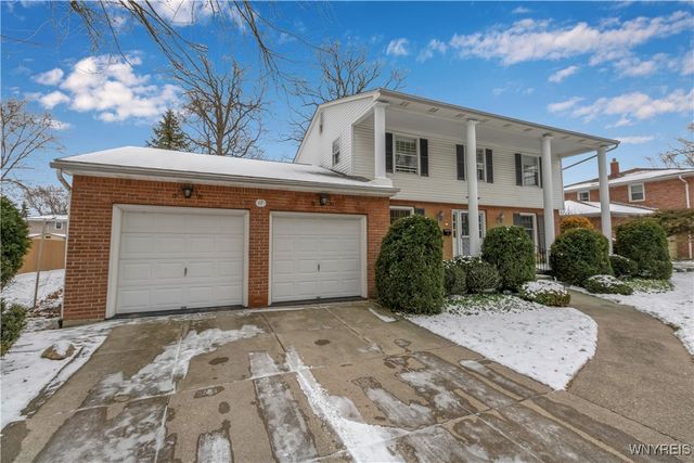 17 Parkhaven Drive, Amherst, NY 14228