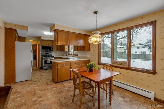 17 Parkhaven Drive, Amherst, NY 14228