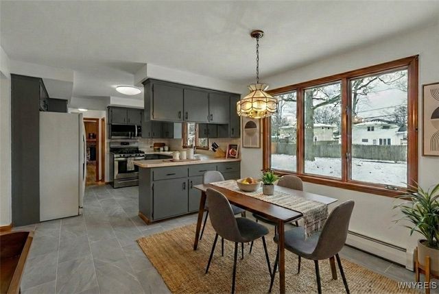 17 Parkhaven Drive, Amherst, NY 14228