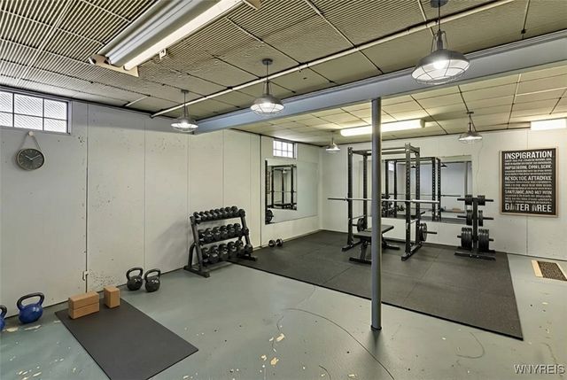 17 Parkhaven Drive, Amherst, NY 14228