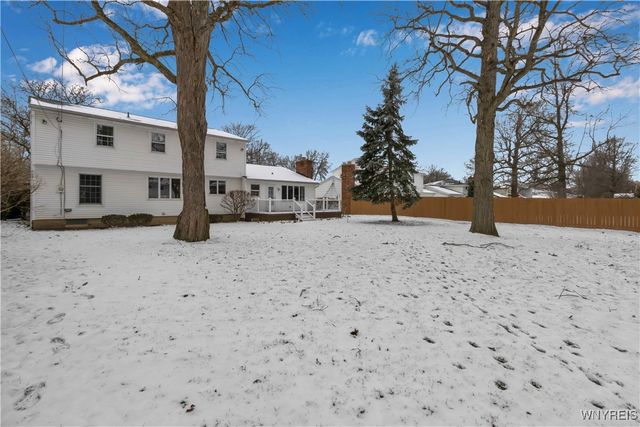 17 Parkhaven Drive, Amherst, NY 14228